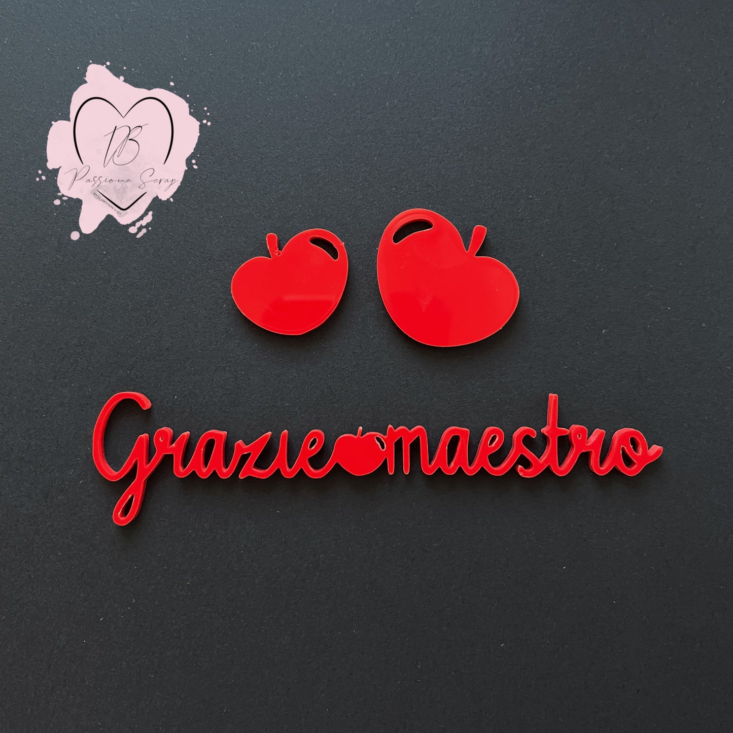 Set di abbellimenti in acrilico rosso