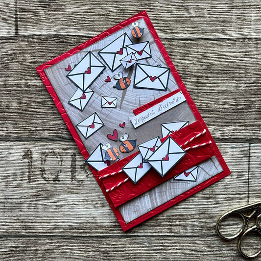 Tecnica del Fussy Cutting nello scrapbooking e non solo